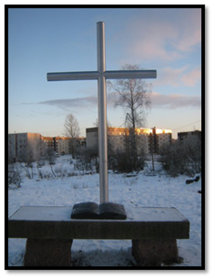 Johanneksen kirkon paikalla risti_01