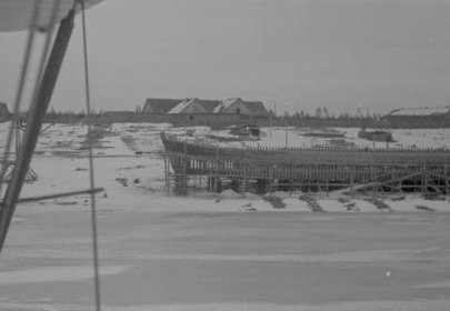 Rovskoje Syväri_05 Rovskojen proomunrakennustelakka lentokoneesta nähtynä_SA-kuva 15-3-1943