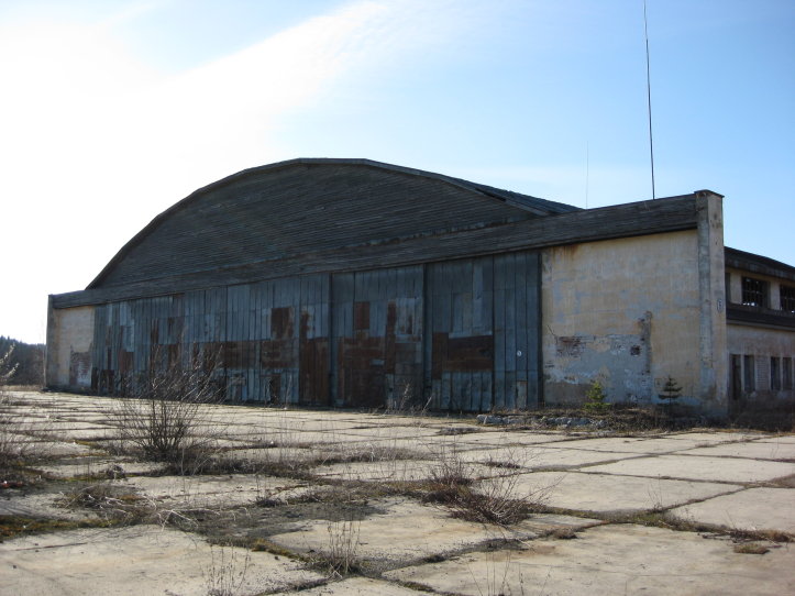 Kasihännän lentokonehallit