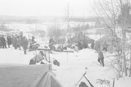 Salmijärven lentokenttä Petsamo_03 Suomalaisjoukkoje kentän alueella_SA-kuva 16-4-1940
