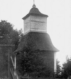 Iljalan tienristeys Pälkjärvi_07 Hautausmaan kellotapuli 1930-luvulla_Rakennettu 1700-luvulla_Kuva Heninen net