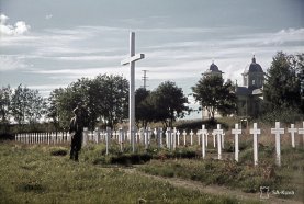 Suistamon sankarihautausmaan muistomerkki