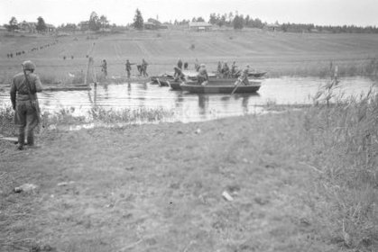 Karmalansalmi Sortavala_05 Sillanrakennustyö käynnissä Karmalansalmessa_SA-kuva 10-8-1941
