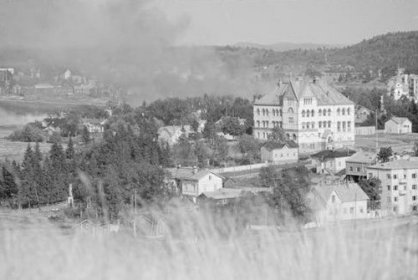 Tyttökoulu Sortavala_04 Näkymä Kuhavuorelta Tyttökoulun maastoon_SA-kuva 12-8-1941