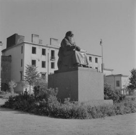 Runonlaulajan patsas_05 Patsas syyskuussa 1944_SA-kuva 22-9-1944