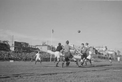 Urheilukenttä Petroskoi_05 Jalkapallo-ottelu Äänislinna-Karhumäki_SA-kuva 4-6-1942