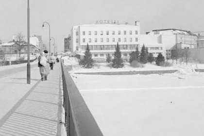 Sortavalan Seurahuone_07 Näkymä Karjalansillan yli keskustan suuntaan maaliskuussa 1940_SA-kuva 17-3-1940