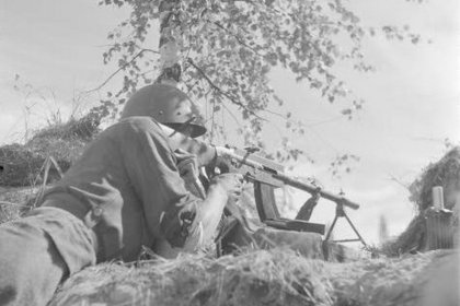 U-asema Syskyjärven lohko_01 Pikakivääriampuja JR 4n lohkolla_SA-kuva 2-8-1944