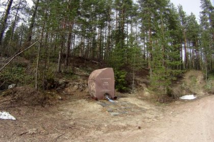 U-asema Nietjärven muistomerkki_02 Muistomerkki toukokuussa 2015_Kuva Velter Heninen net