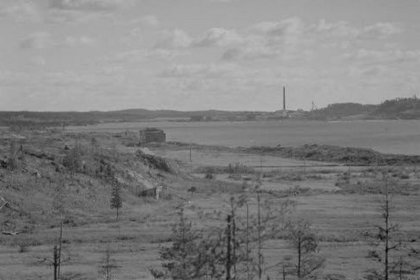 U-asema Rantatien lohko_08 Näkymä lohkon asemista Pitkärannan sellutehtaan suuntaan syyskuussa 1944_SA-kuva 14-9-1944