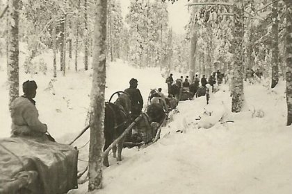 Mai Guba_03 Iskuosasto etenee talvisessa erämaassa_Kuva T Narva 15-1-1942