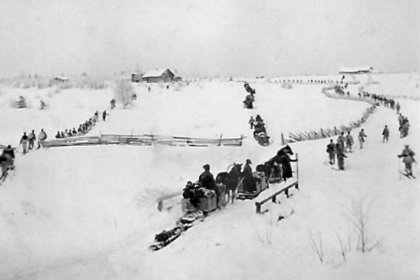 Mai Guba_02 Iskuosasto lähdössä Särkijärven kylästä Mai Gubaan_Kuva  T Narva 14-1-1942
