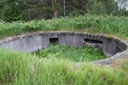 Härkämäen patteri_ 01 Patterin tykkiasemat sijaitsevat 50 metrin päässä toisistaan ja ovat suhteellsien ehjiä_Kuva E Marttila