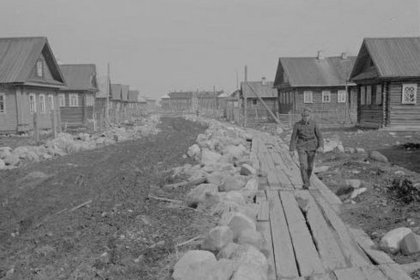 Voznesenja_03 Katunäkymä toukokuussa 1942_SA-kuva 10-5-1942