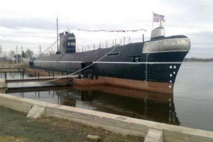 Vytegra_01 Sukellusvene B-440 sulan veden aikaan_Kuva Internet