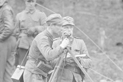 Alavoisen ponttonisilta Aunus_03 Sillan paikan mittaus meneillään_SA-kuva 5-9-1941