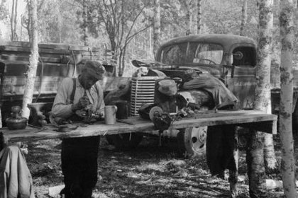Rytty Sortavala_02 Kenttäautokorjaamo Rytyssä elokuussa 1941_SA-kuva 3-8-1941