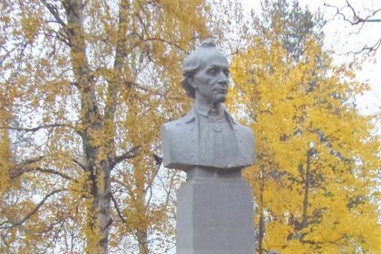 Tykkivene Aunus Novaja Ladoga_07 Suvorovin patsas lokakuussa 2015_Kuva E Naukkarinen