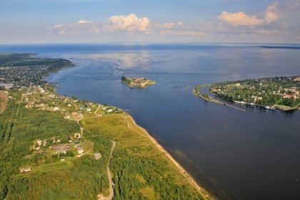 Pähkinäsaaren linna_02 Pähkinäsaaren linnamuseoon pääsee venekyydillä Nevan molemmilta rannoilta_Kuva A Halttunen Paramotor fi elokuu 2011