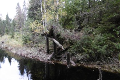 Punaisen lipun silta Syväri_04 Sillan itäpään jäänne syyskuussa 2017_Kuva E Naukkarinen
